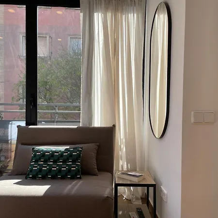 A 15 Min De Ramblas En Metro Apartment *